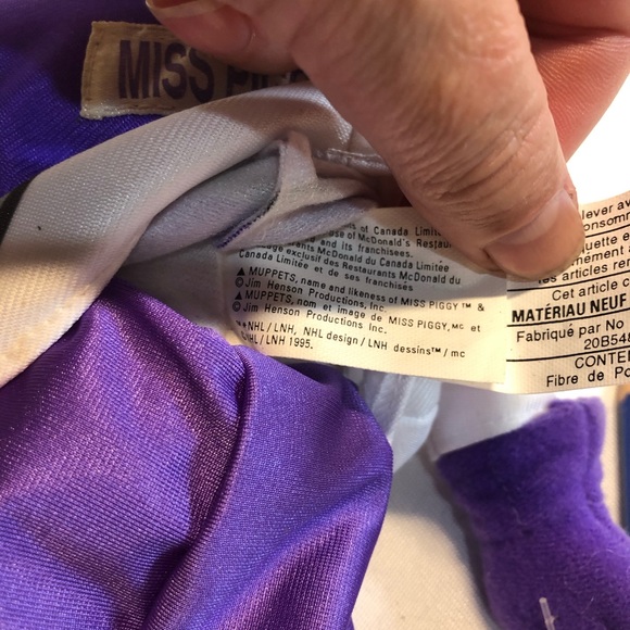 Vintage 1995 Hockey Miss Piggy Muppets McDonald’s NHL - Picture 6 of 7